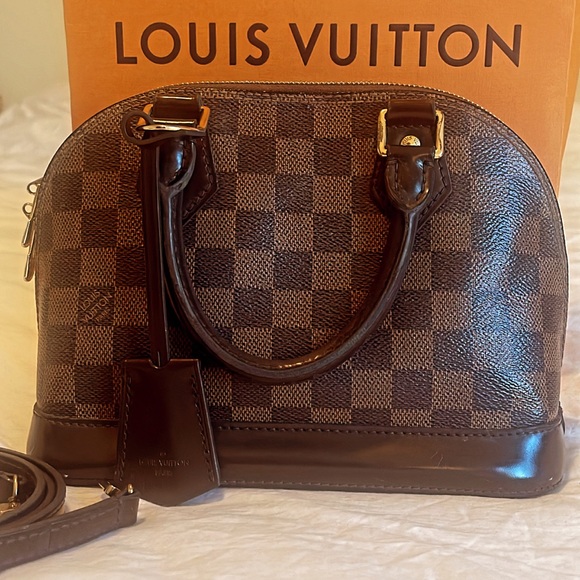 Authentic Louis Vuitton Alma purse - Picture 2 of 13